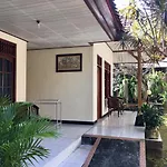Swin Bed And Breakfast
